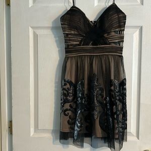 Women’s black and tan size 6 cocktail dress by Adriana Papell